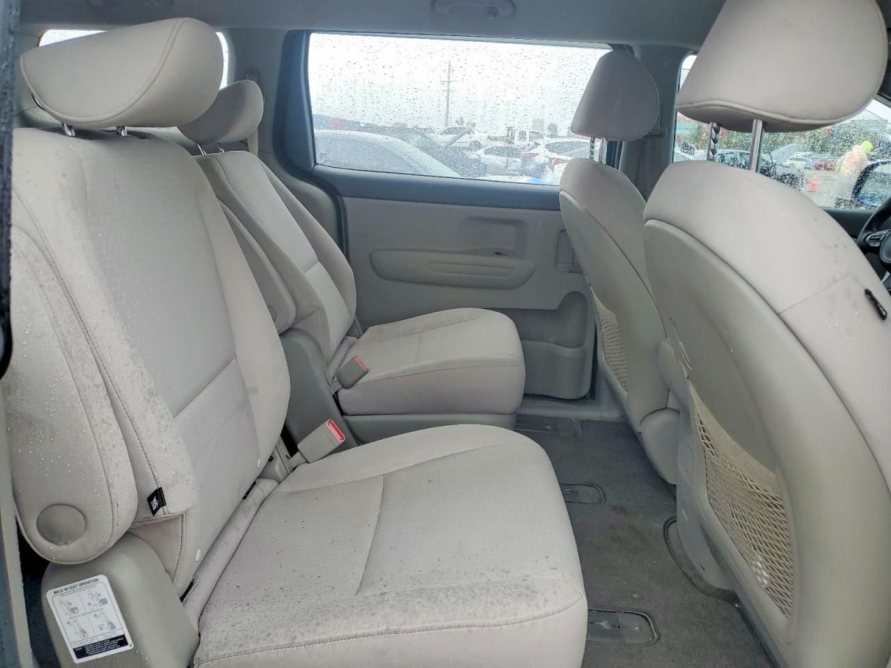 Kia Sedona L