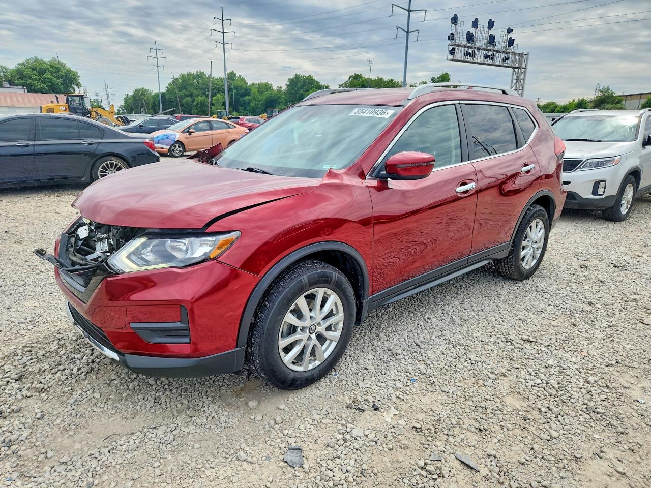 Salvage Nissan Rogue Image
