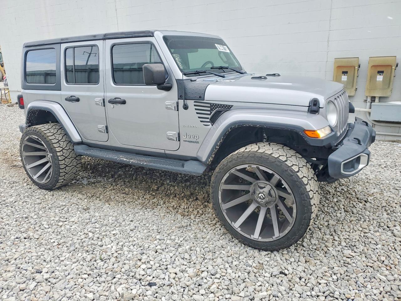 Jeep Wrangler Sahara