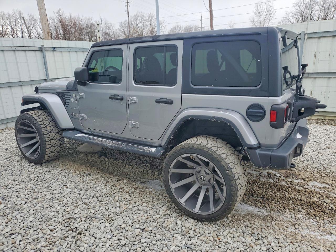 Jeep Wrangler Sahara