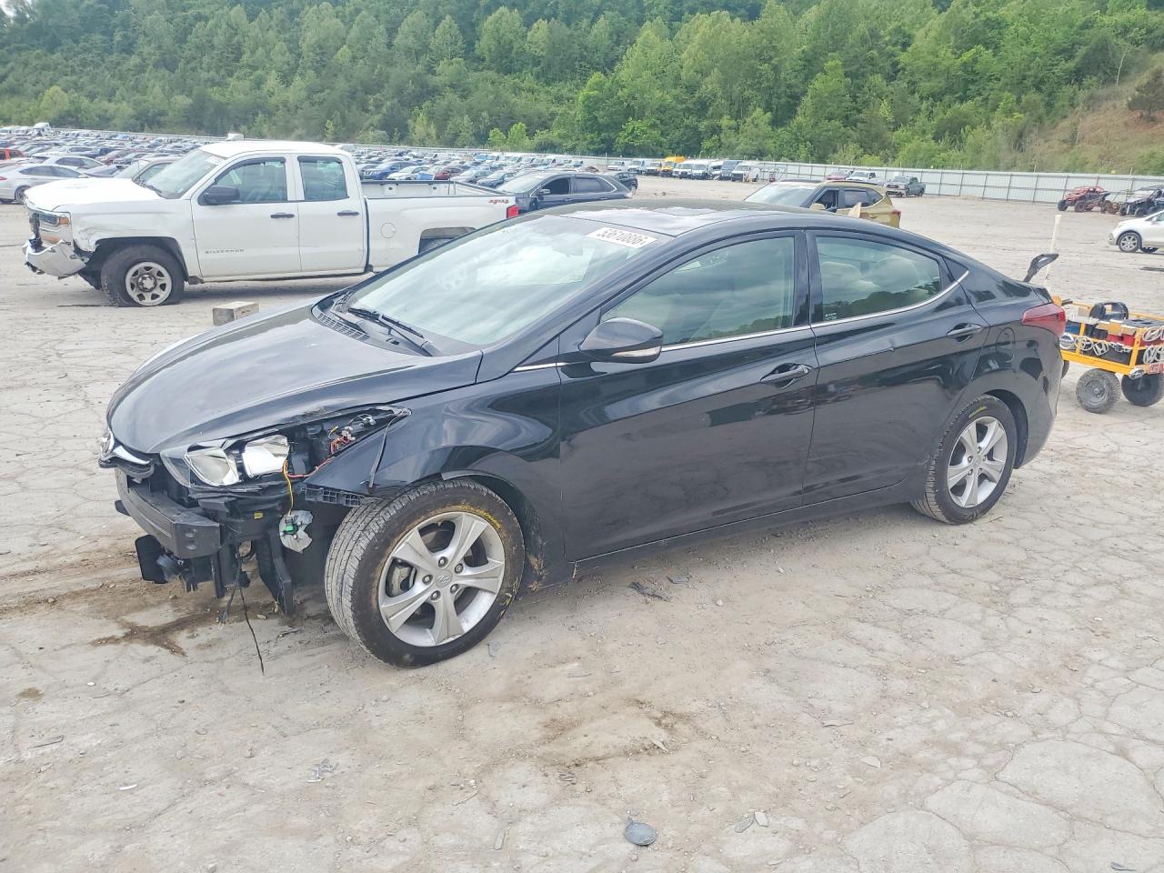 Salvage Hyundai ELANTRA Image