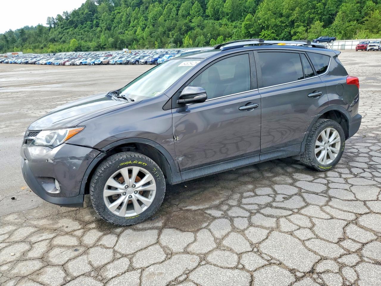 Salvage Toyota RAV4 Image