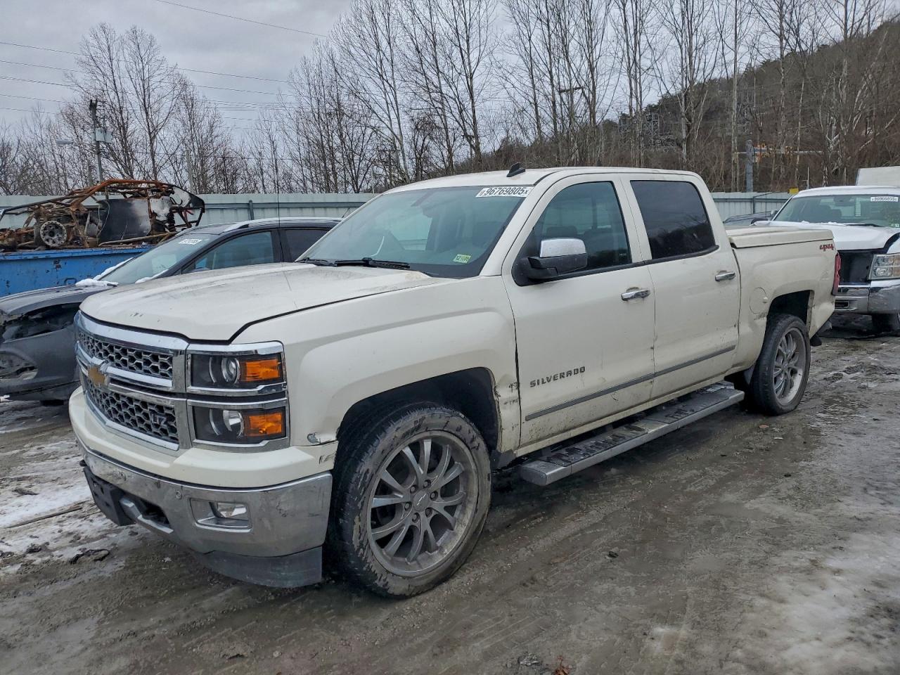 Salvage Chevrolet Silverado Image