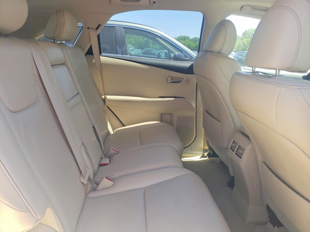 Lexus RX Base