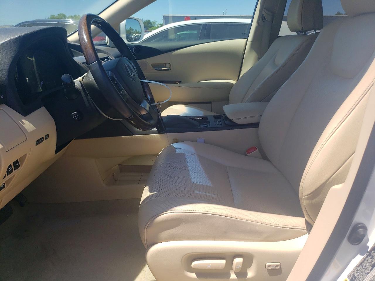 Lexus RX Base