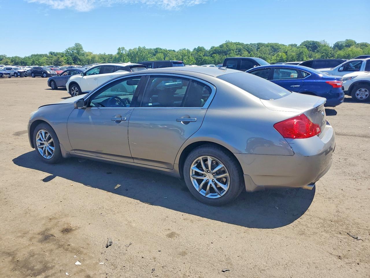 INFINITI G37 X