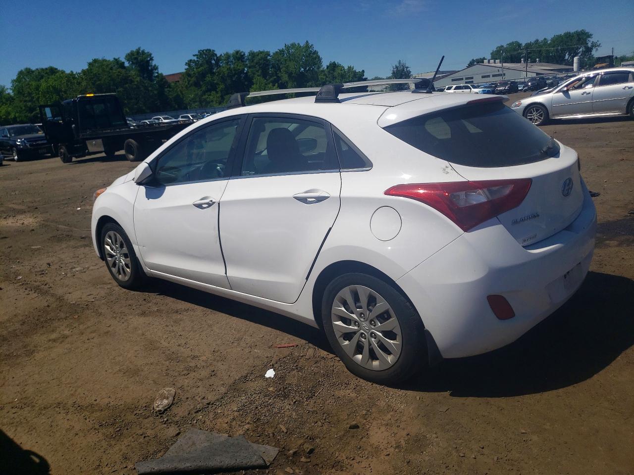 Hyundai ELANTRA Base