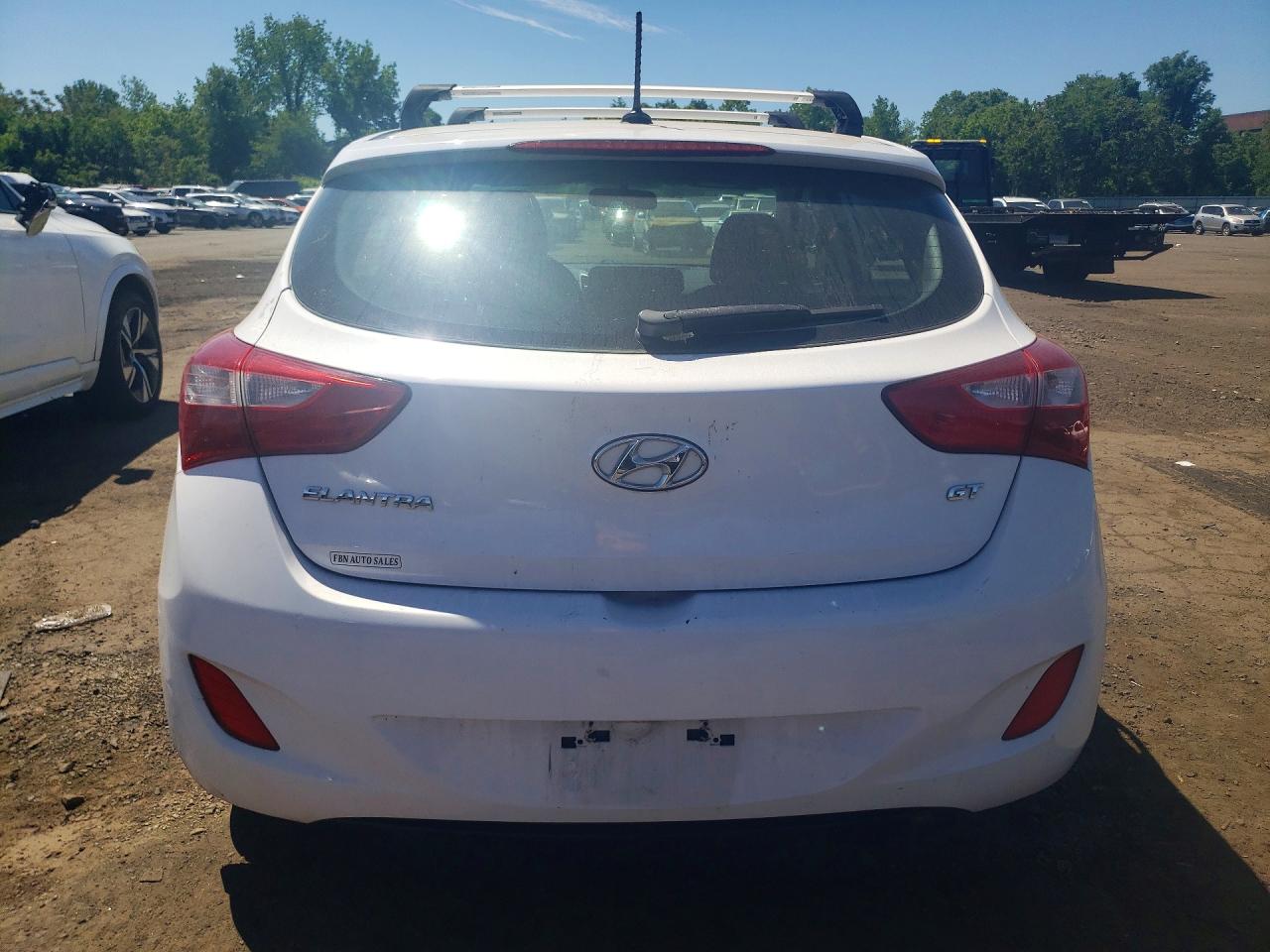 Hyundai ELANTRA Base