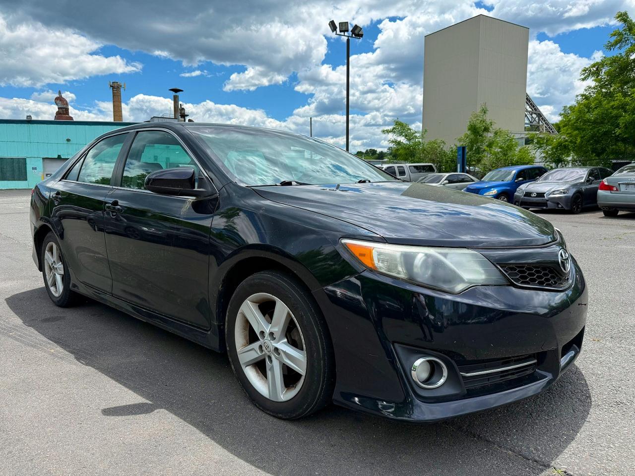 Salvage Toyota Camry Image