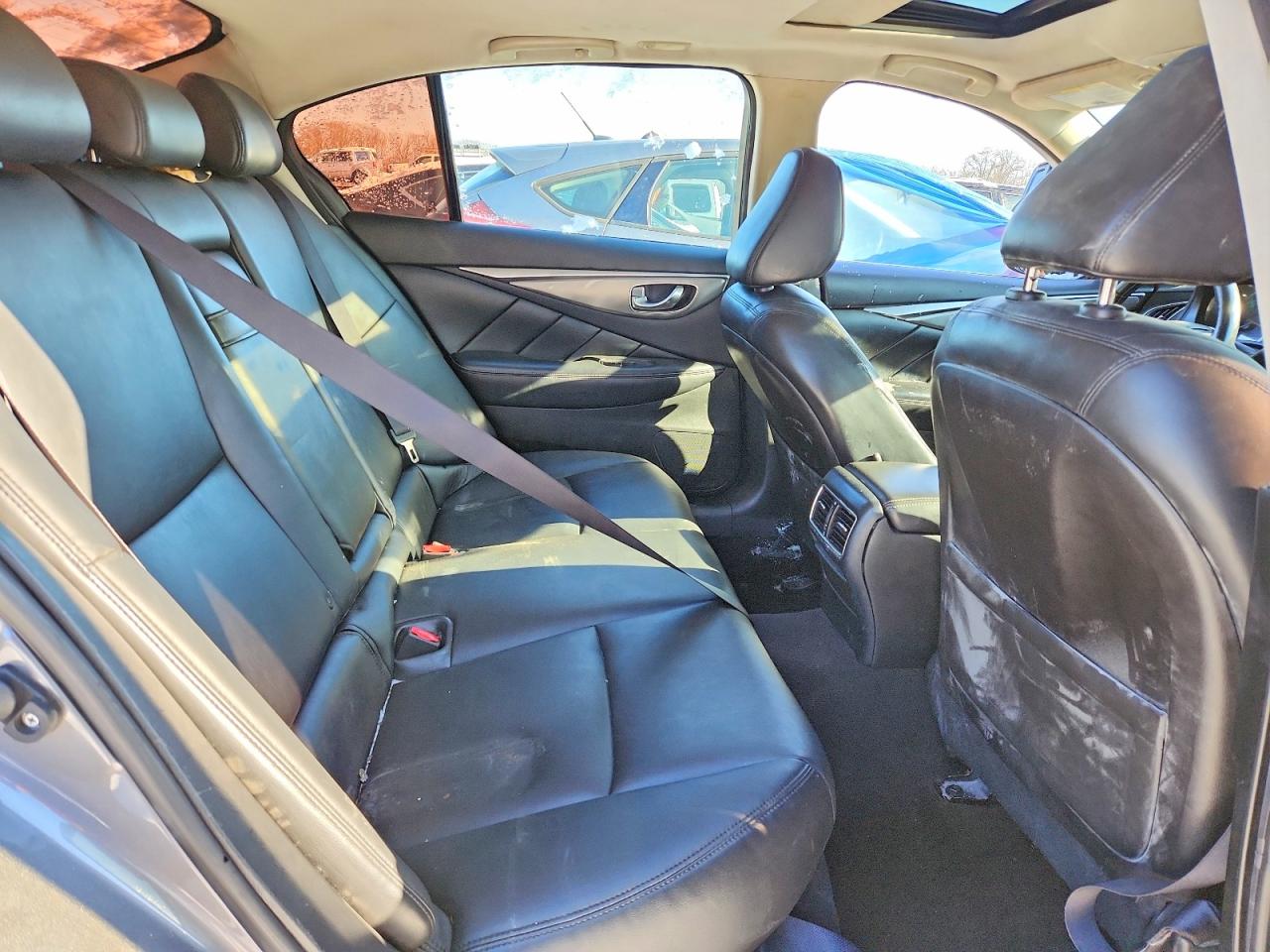 INFINITI Q50 Base