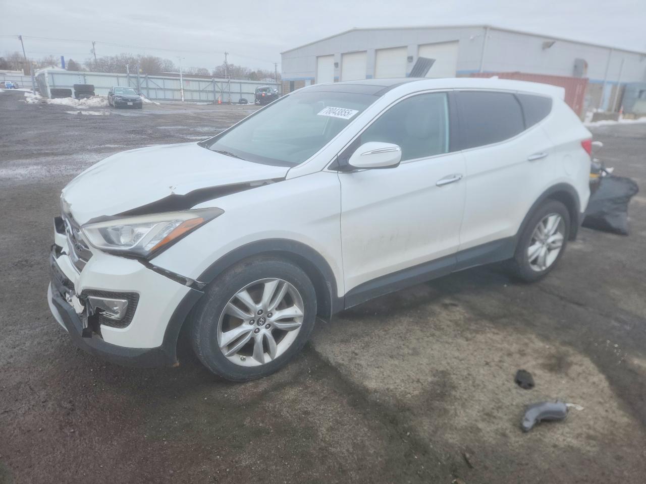 Salvage Hyundai SANTA FE Image