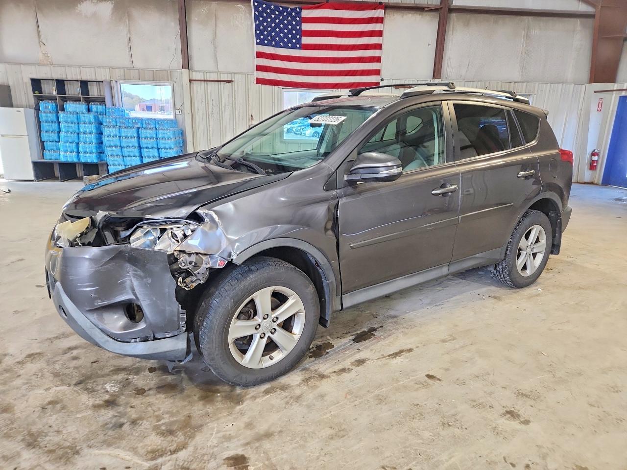 Salvage Toyota RAV4 Image