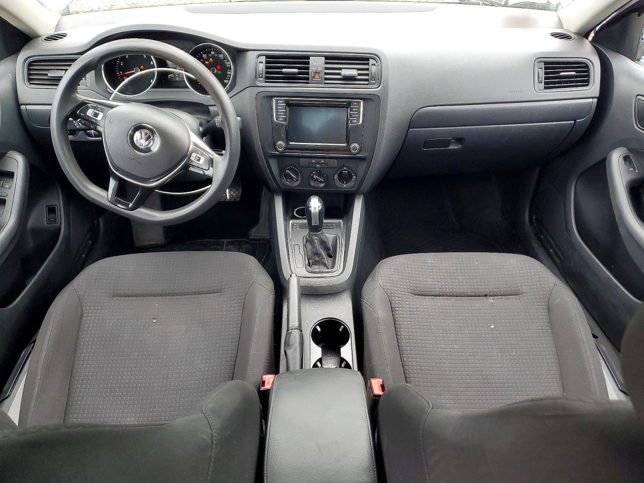 Volkswagen Jetta S