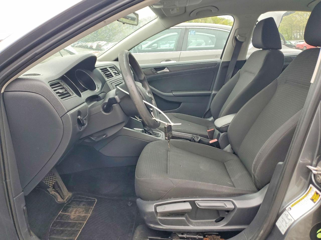 Volkswagen Jetta S