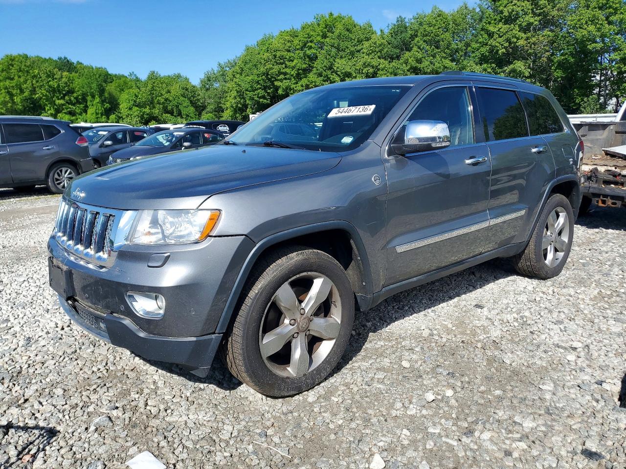 Salvage Jeep Cherokee Image