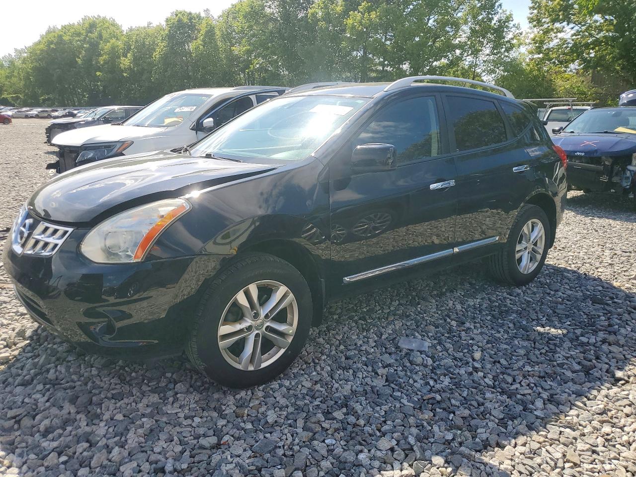 Salvage Nissan Rogue Image