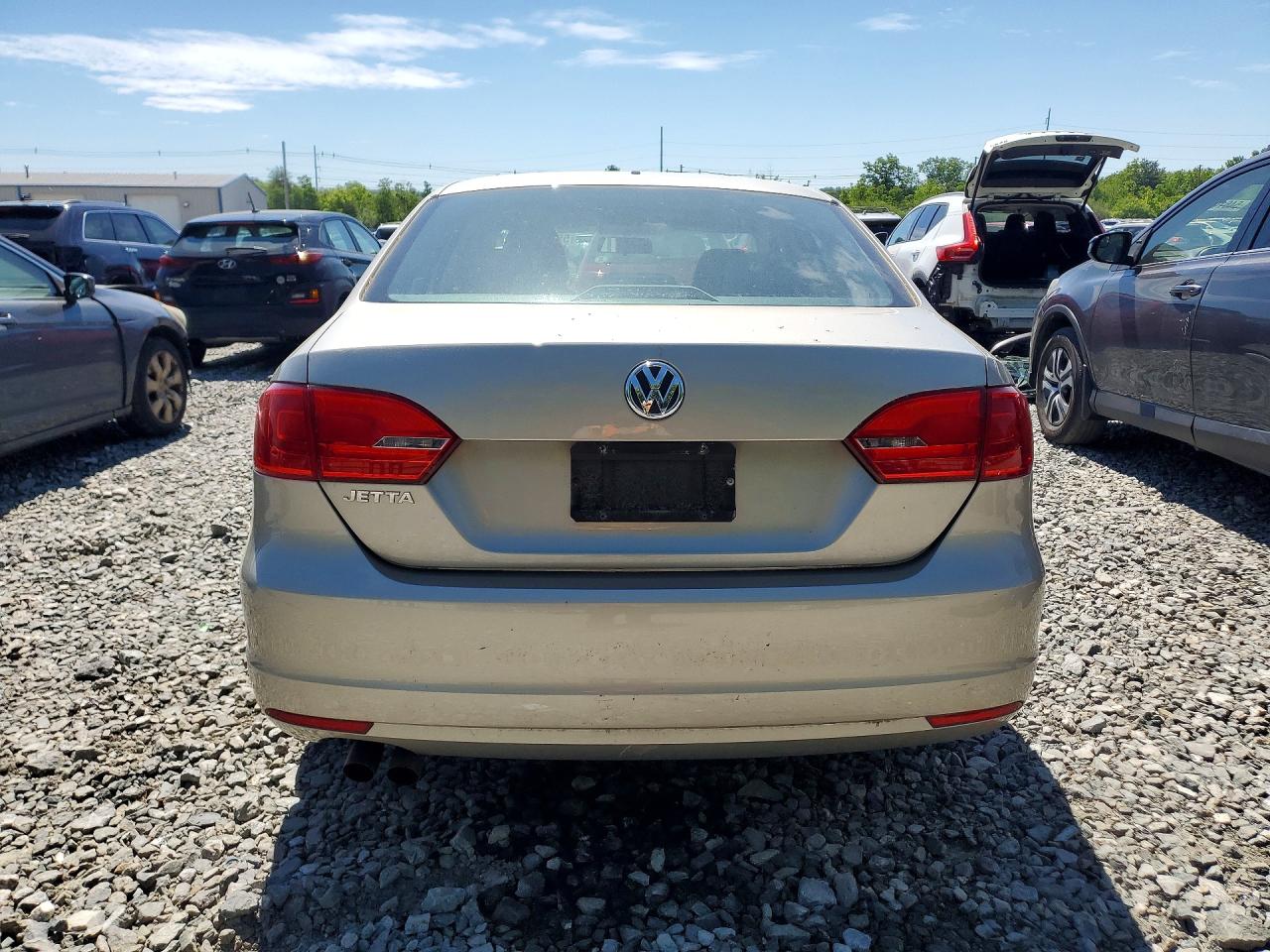 Volkswagen Jetta Base