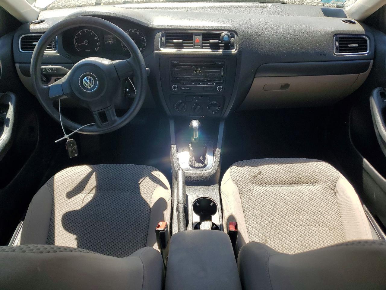 Volkswagen Jetta Base
