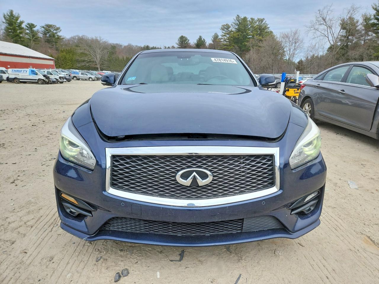 INFINITI Q70 3.7