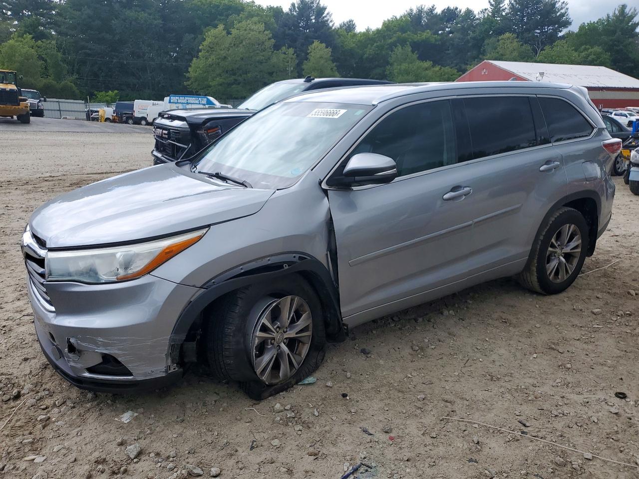 Salvage Toyota Highlander Image