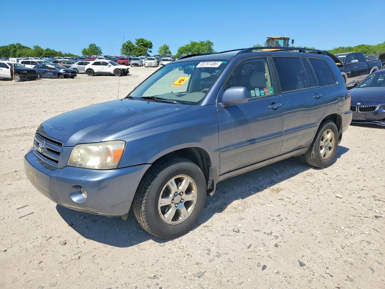Salvage Toyota Highlander Image