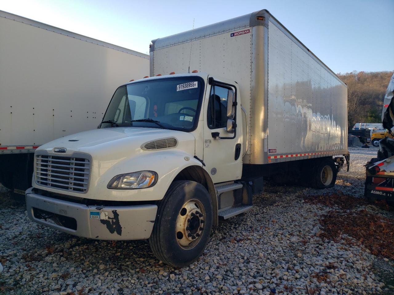 Salvage Freigliner M2 Image