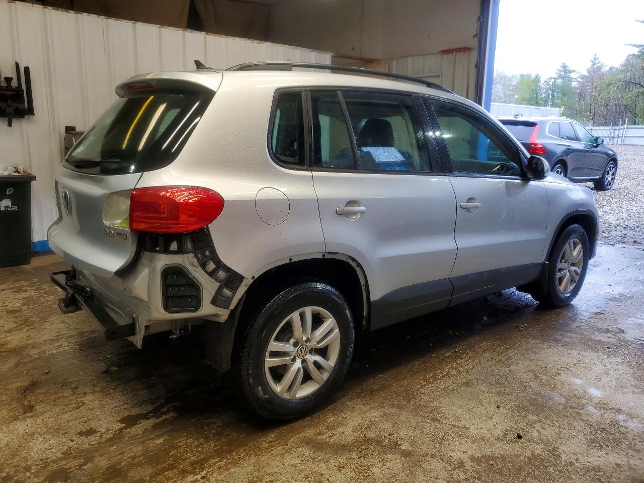Volkswagen Tiguan S