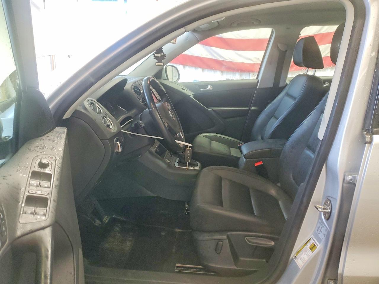 Volkswagen Tiguan S
