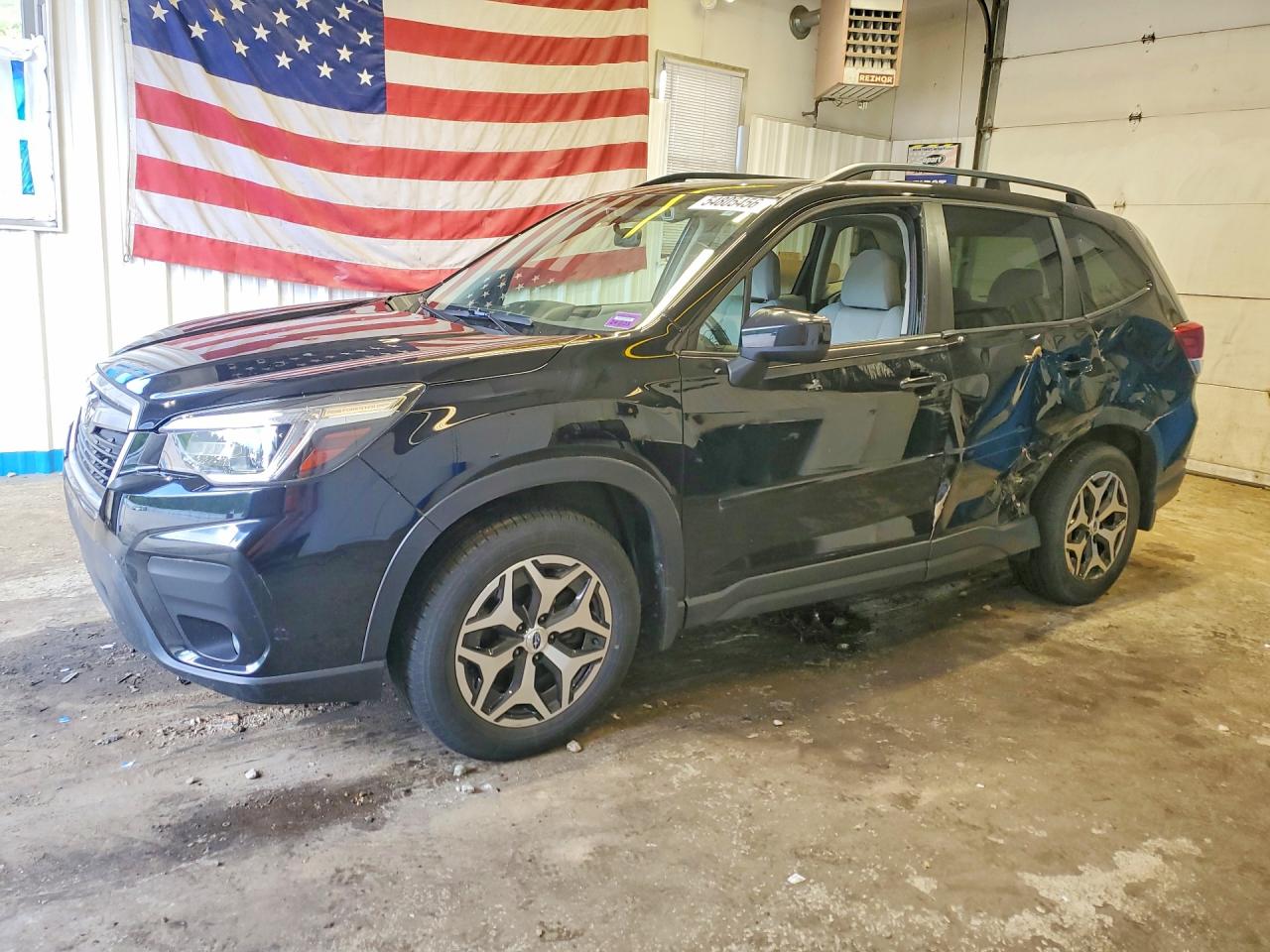 Salvage Subaru Forester Image