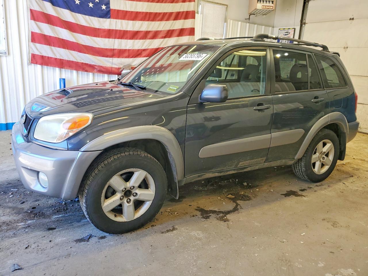 Salvage Toyota RAV4 Image