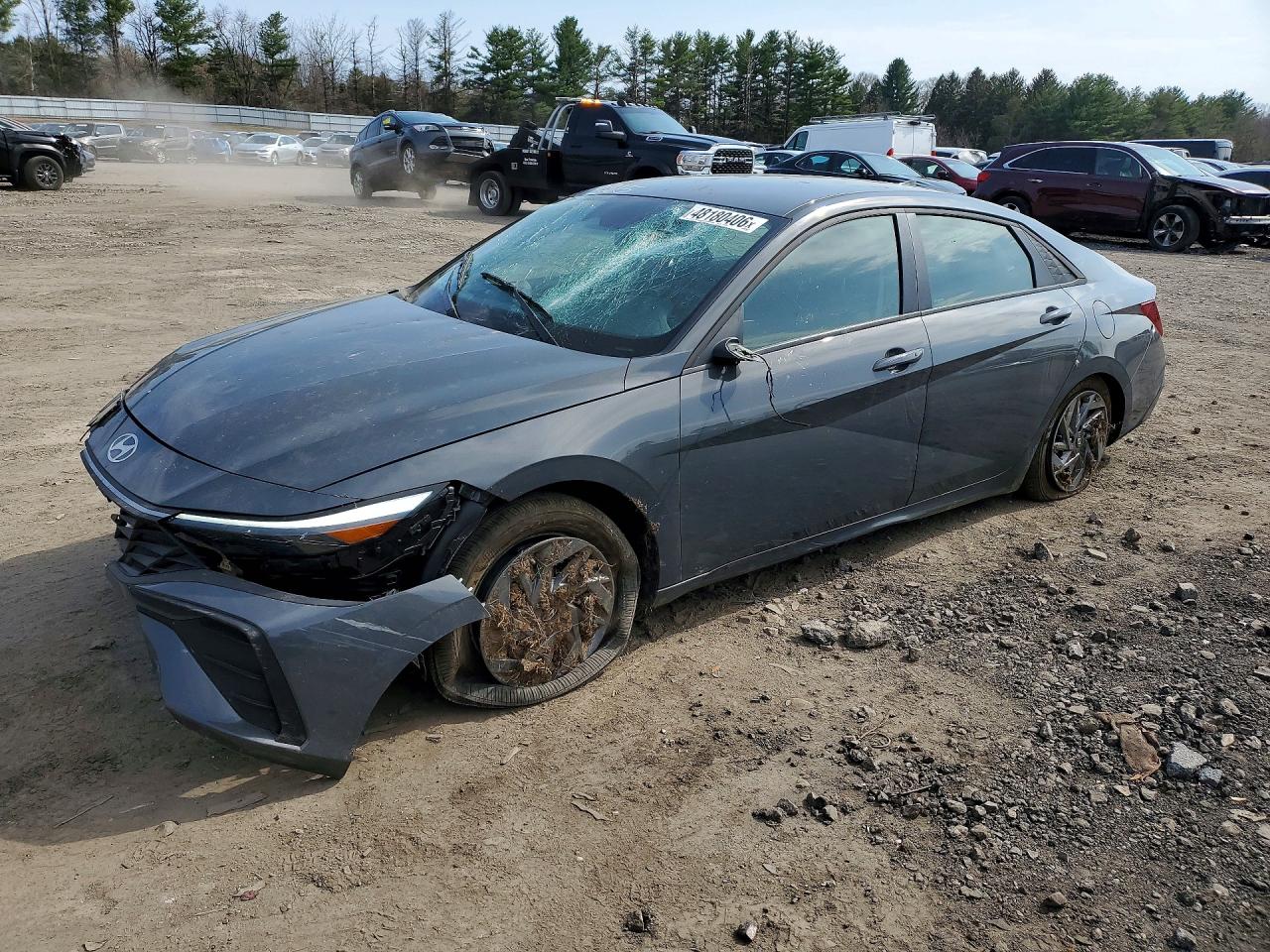 Salvage Hyundai ELANTRA Image