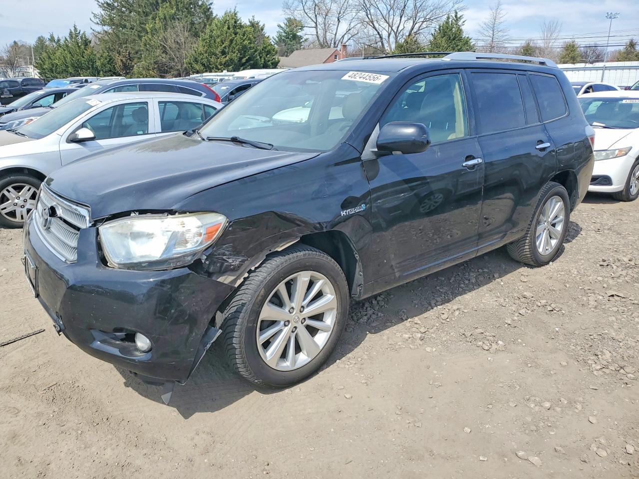 Salvage Toyota Highlander Image