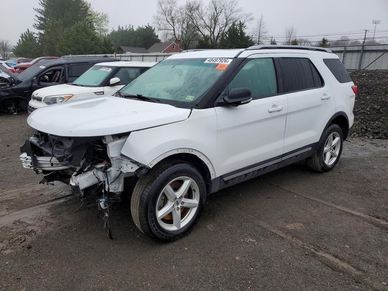 Salvage Ford Explorer Image