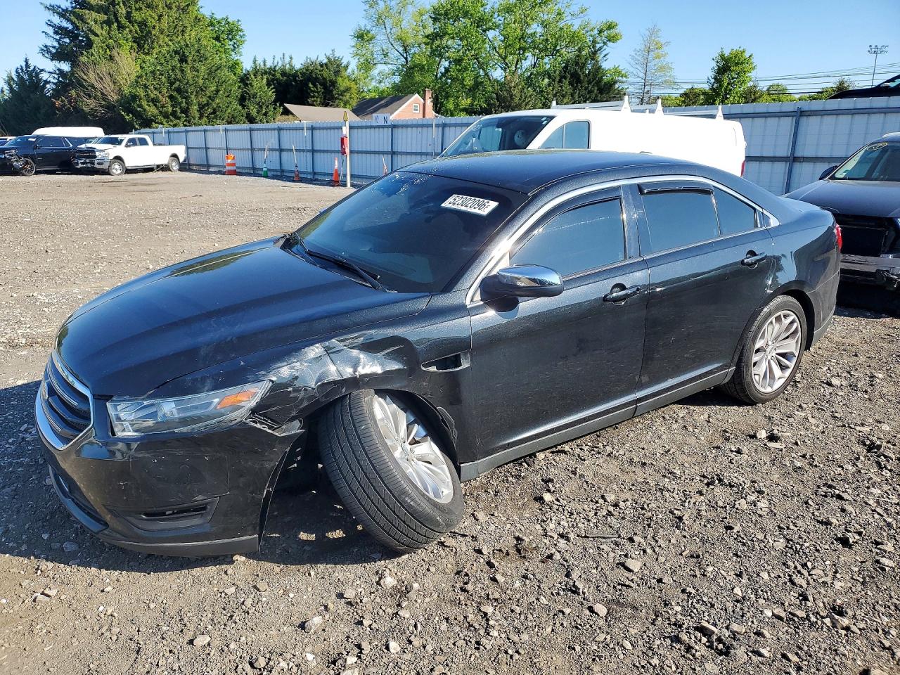 Salvage Ford Taurus Image
