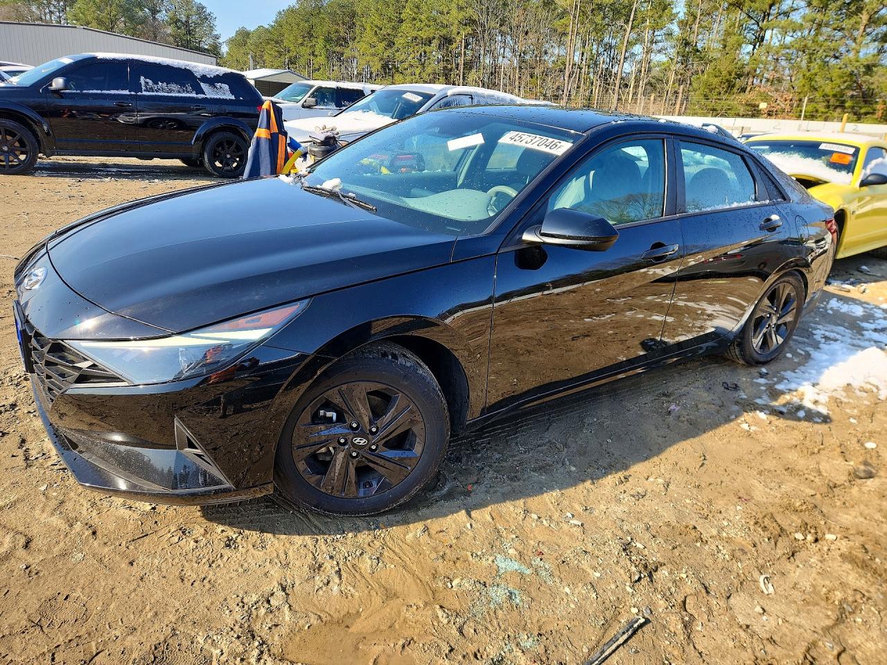 Salvage Hyundai ELANTRA Image