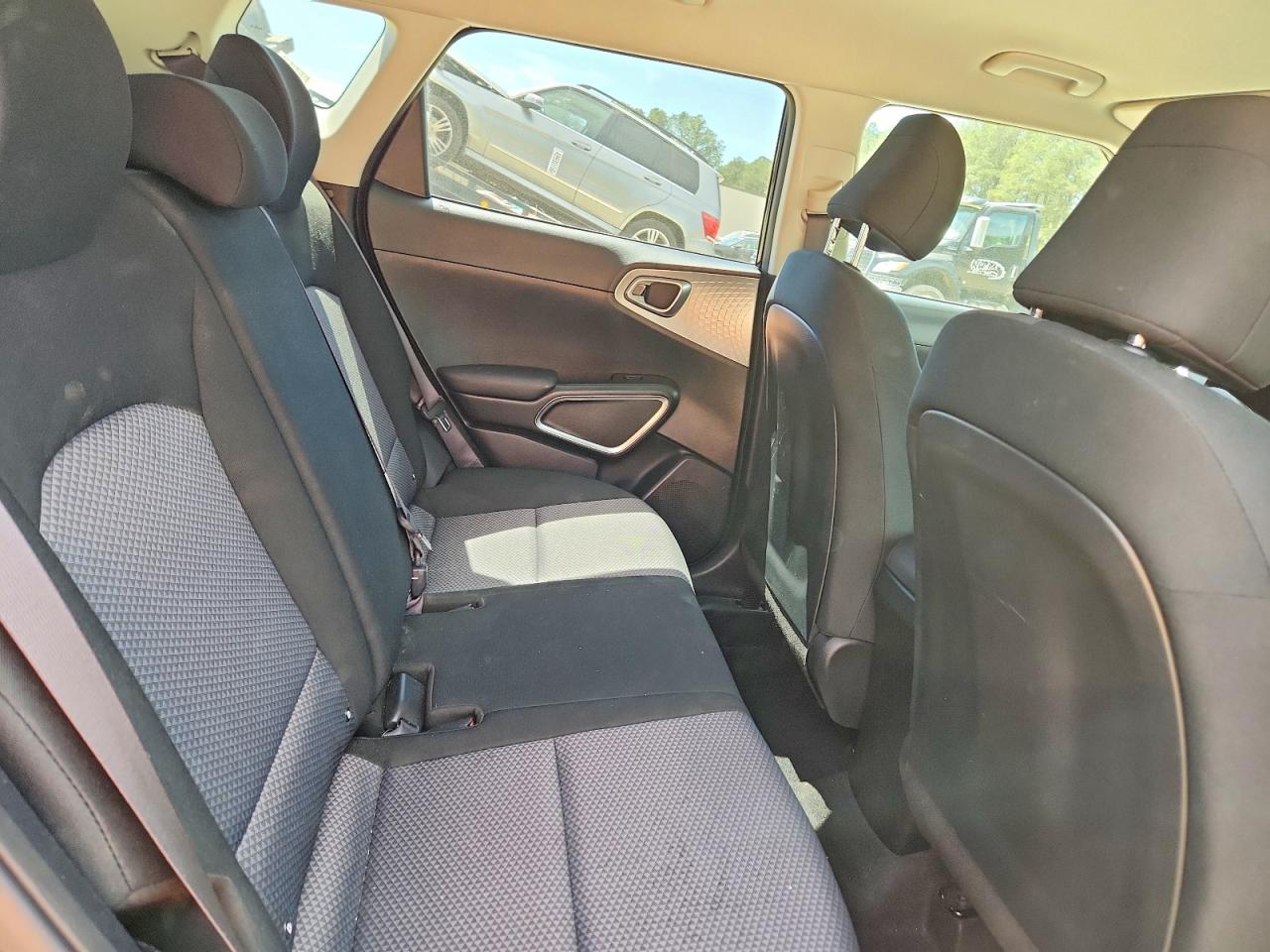 Kia Soul Lx