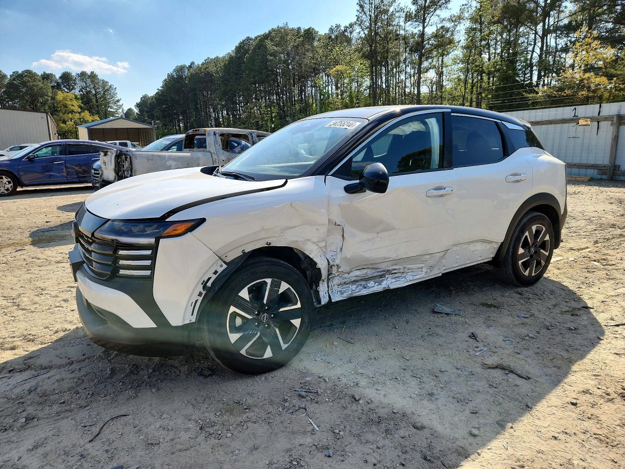 Salvage Nissan Kicks Image