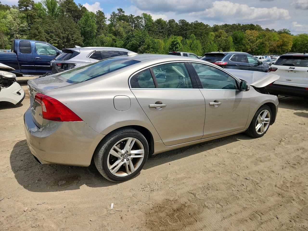 Volvo S60 T5