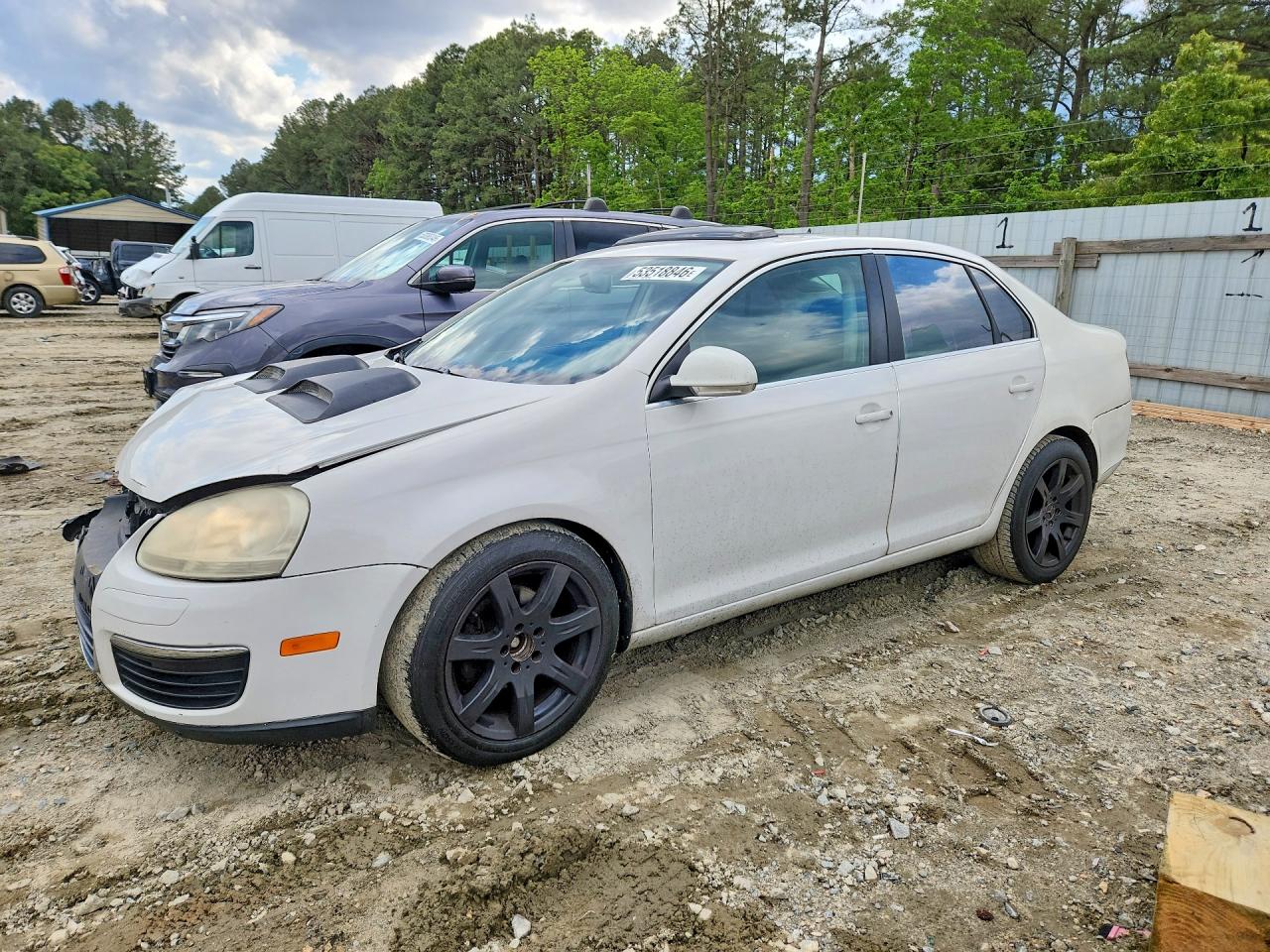 Salvage Volkswagen Jetta Image