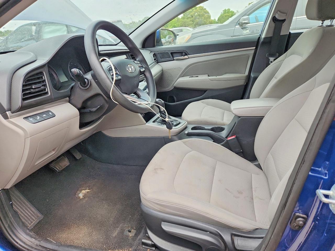 Hyundai ELANTRA Sel