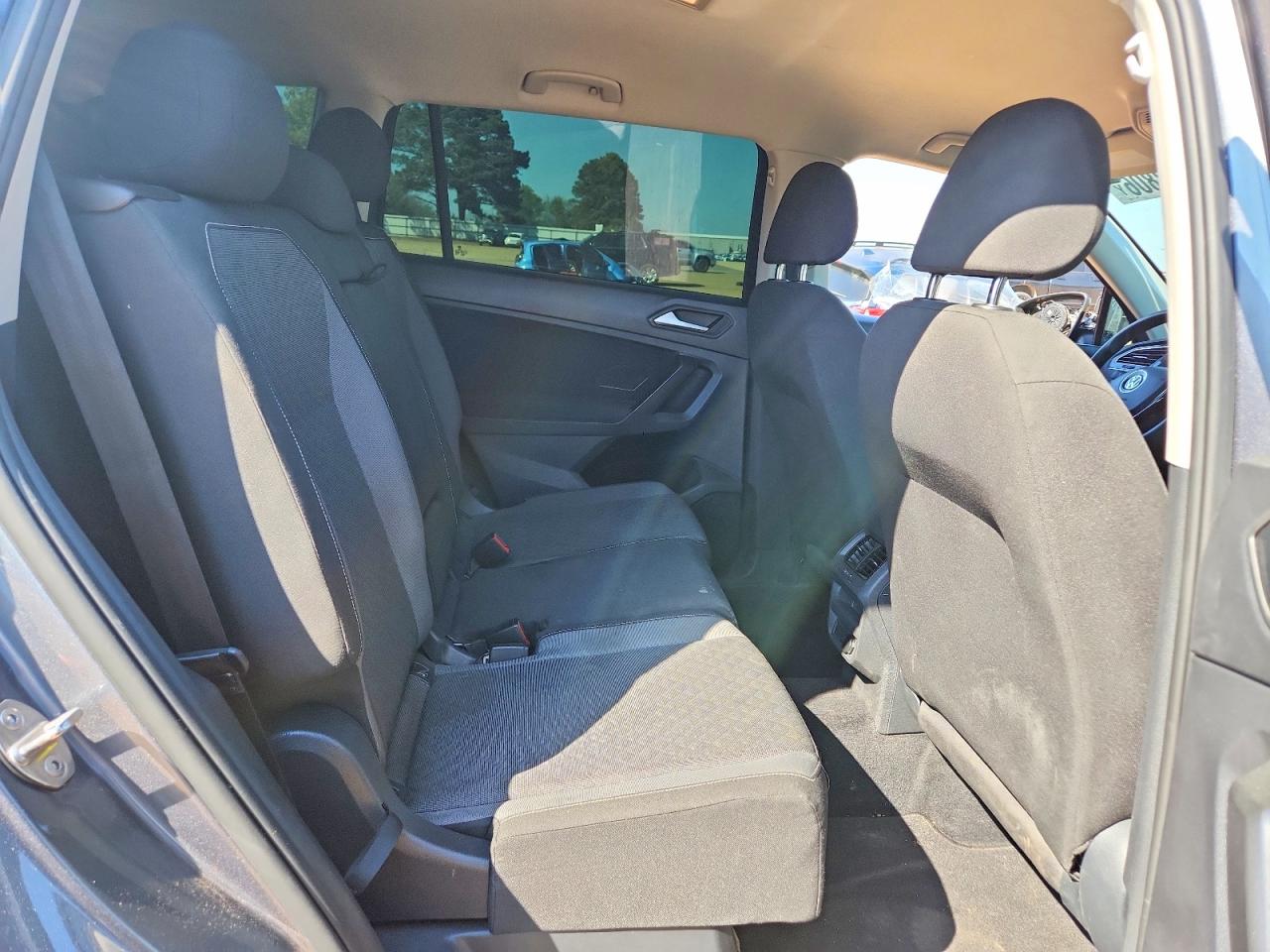 Volkswagen Tiguan S