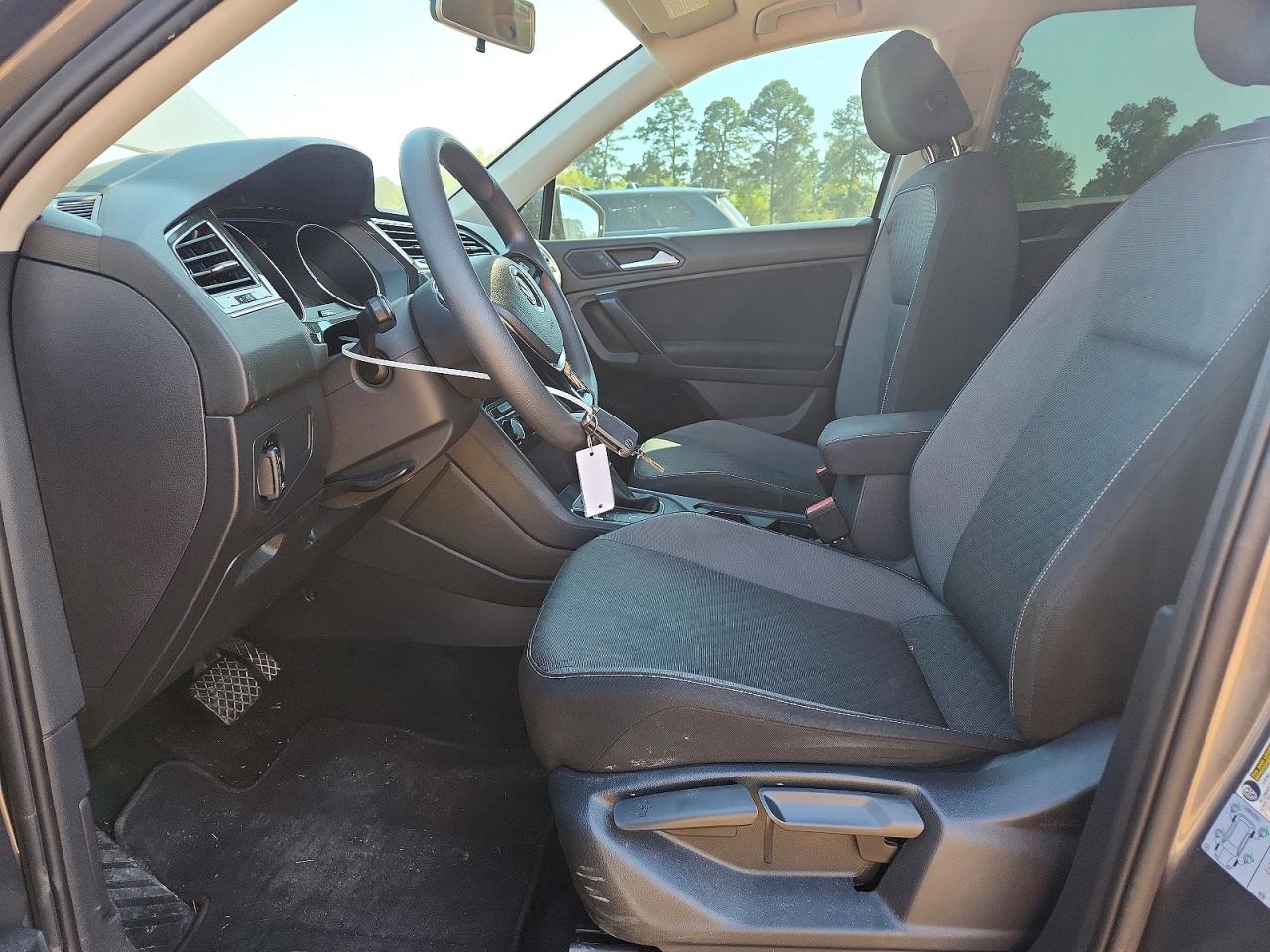 Volkswagen Tiguan S