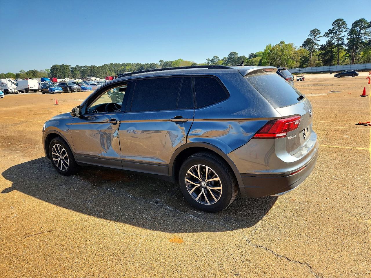 Volkswagen Tiguan S