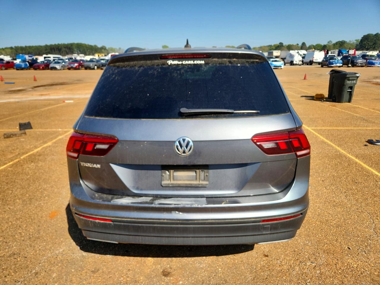 Volkswagen Tiguan S