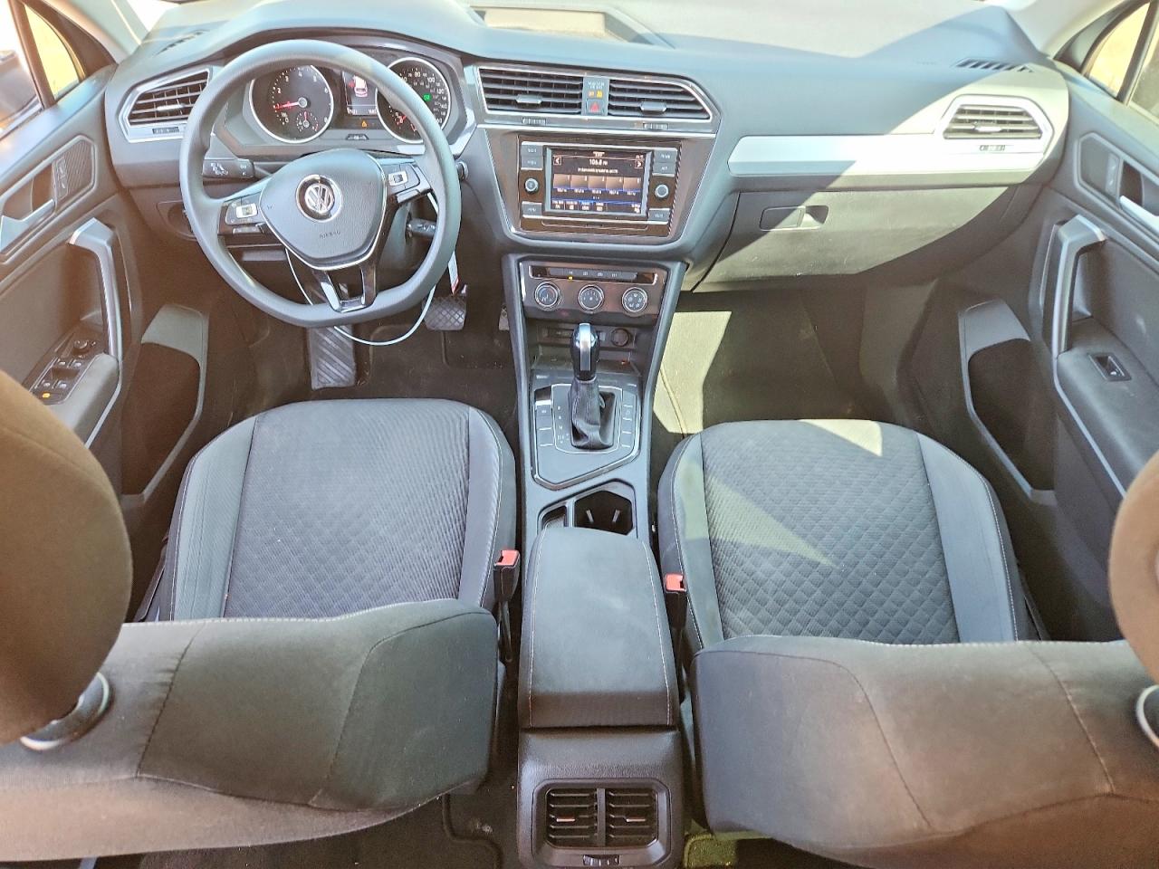 Volkswagen Tiguan S
