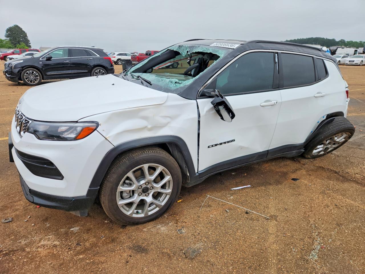 Salvage Jeep Compass Image