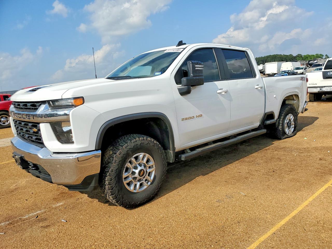 Salvage Chevrolet Silverado Image