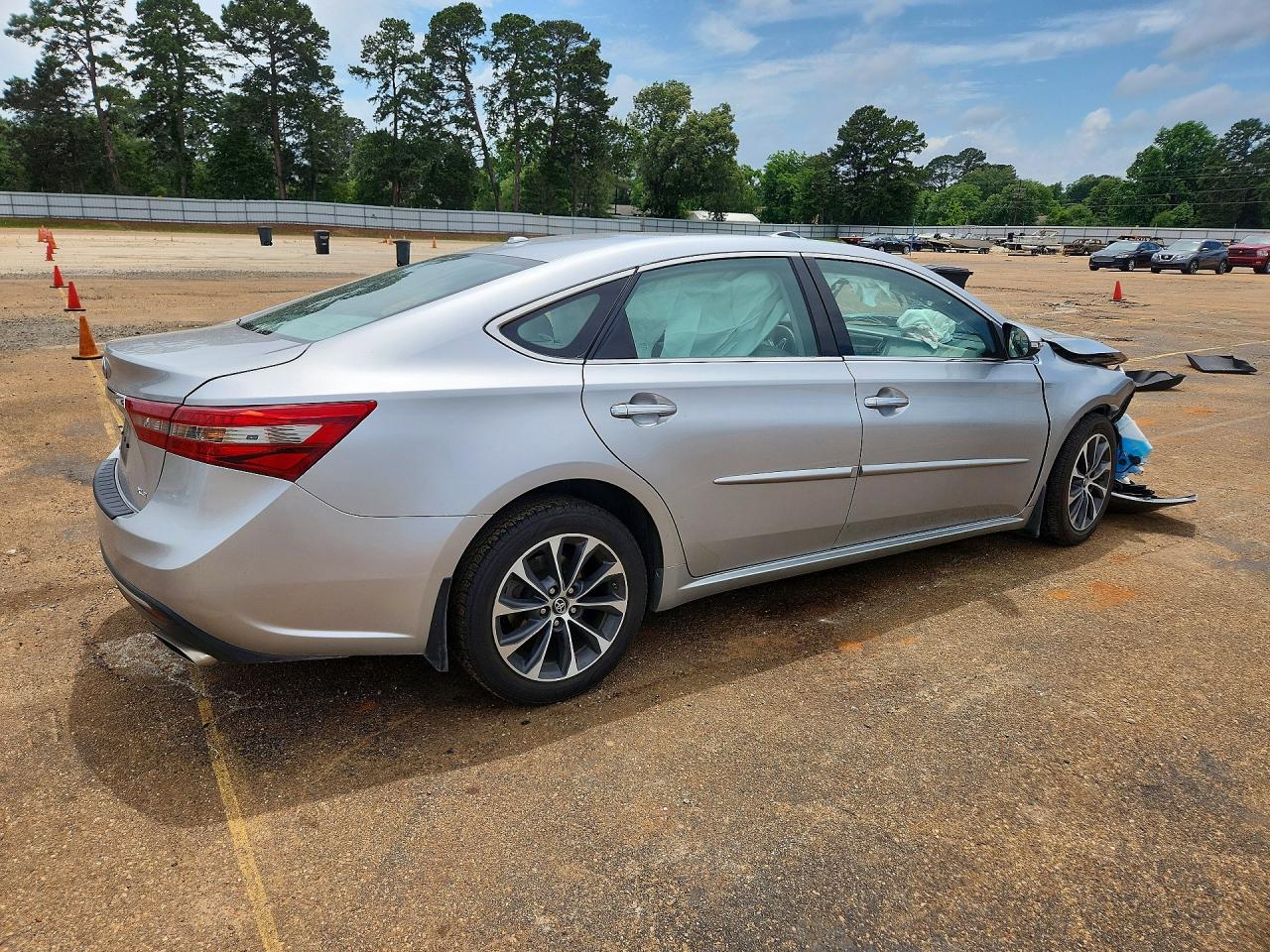 Toyota Avalon Xle Premium