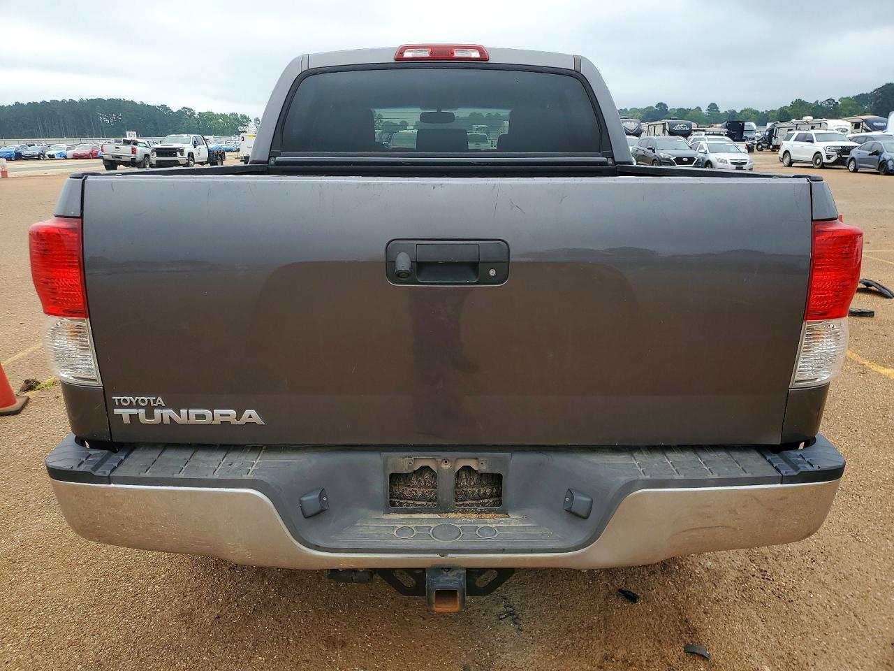 Toyota Tundra Crewmax Sr5