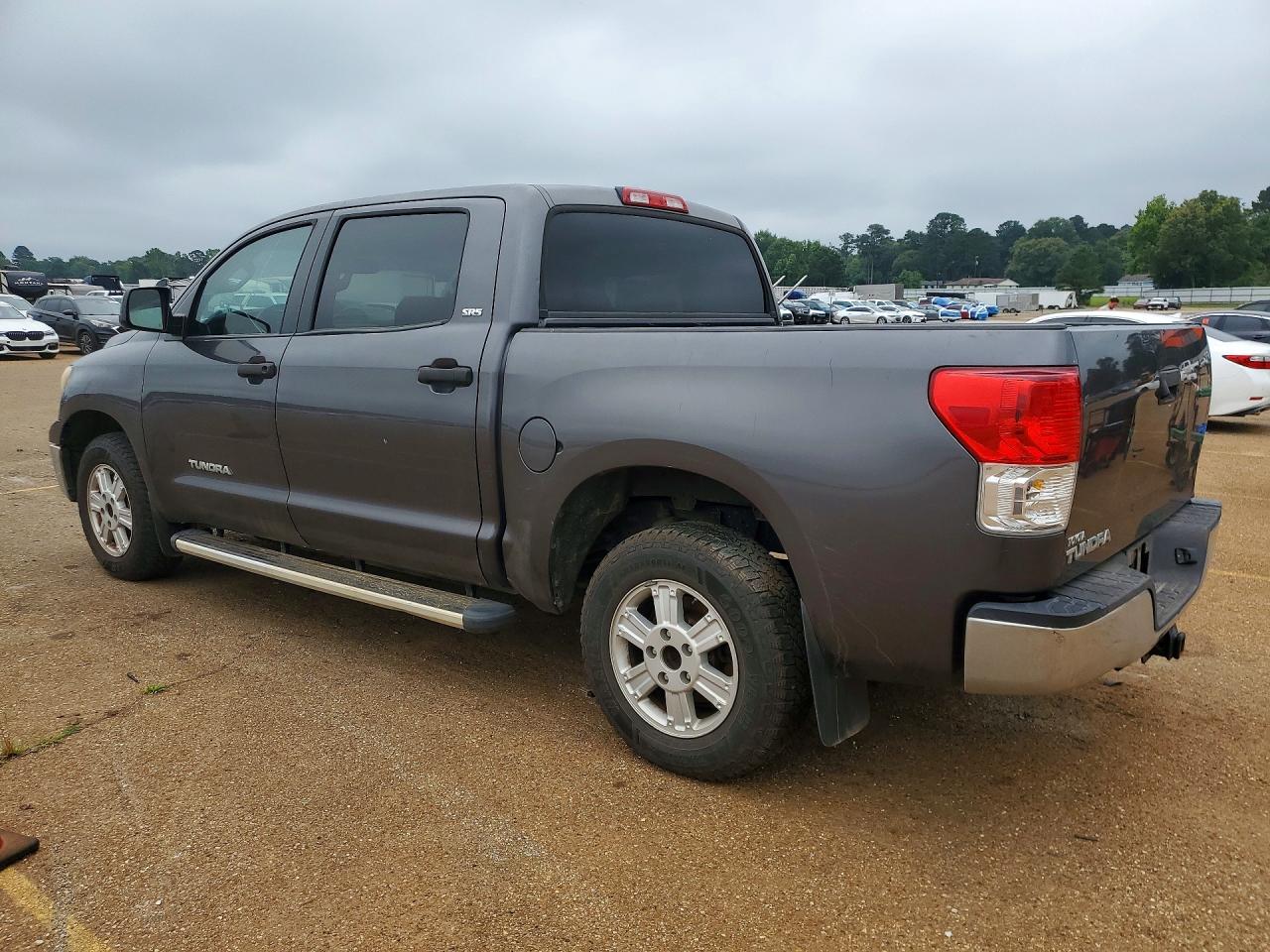 Toyota Tundra Crewmax Sr5